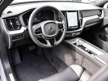 Volvo XC60 T6 Recharge R-Design Plus — photo 3
