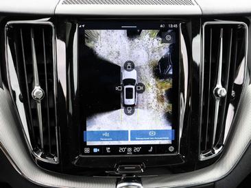 Volvo XC60 T6 Recharge R-Design — photo 8