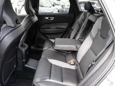 Volvo XC60 T6 Recharge R-Design Plus — photo 14