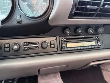 Porsche 993 Carrera Cabriolet — photo 15