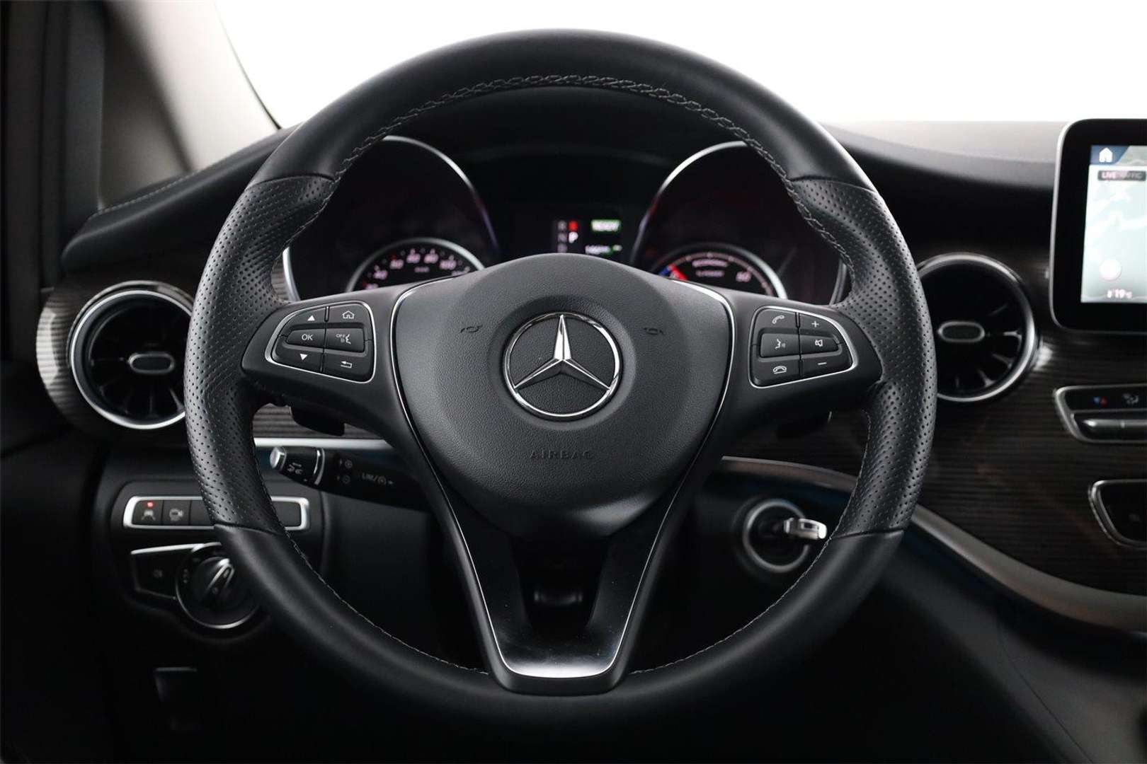 Mercedes EQV 300 Burmester - 2023 - Joinsteer - #16