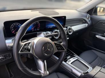 Mercedes GLB 180 — photo 11