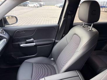 Mercedes GLB 180 — photo 15
