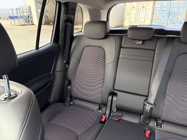 Mercedes GLB 180 — photo 16