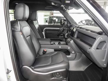 Land Rover Defender 90 D200 X-Dynamic SE — photo 2