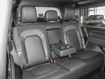 Land Rover Defender 90 D200 X-Dynamic SE — photo 4