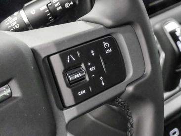 Land Rover Defender 90 D200 X-Dynamic SE — photo 12