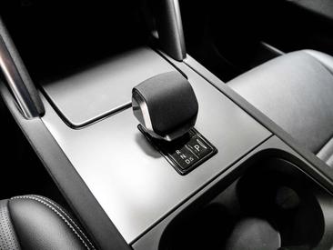 Land Rover Discovery Sport P300e Dynamic SE — photo 12