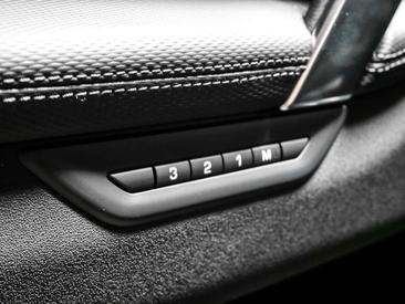 Land Rover Discovery Sport P300e Dynamic SE — photo 17