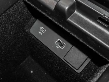 Land Rover Range Rover Evoque D200 R-Dynamic SE — photo 16