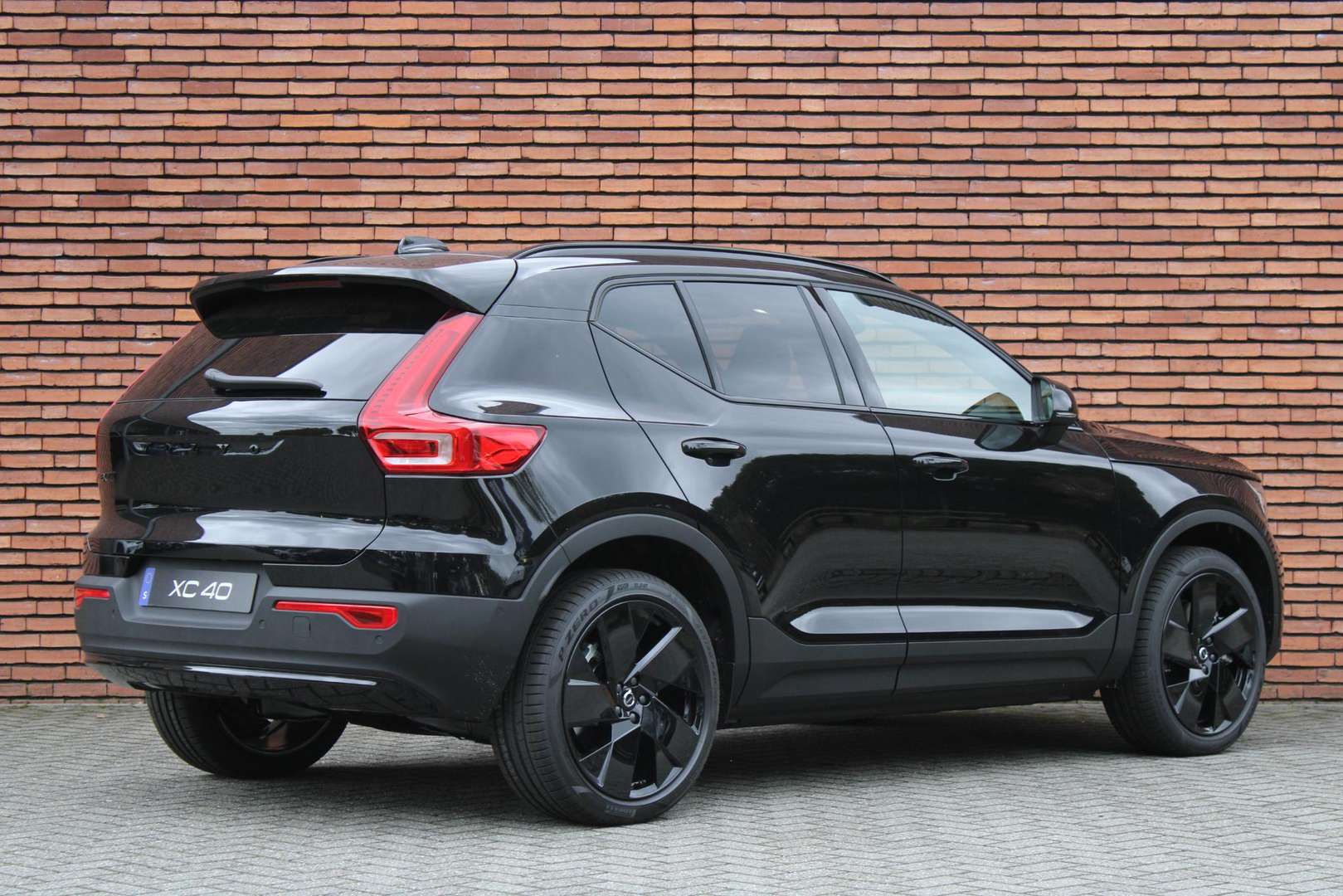 Volvo EX40 Extended Range Plus Black Ed Single Motor - 2025 - Joinsteer - #1