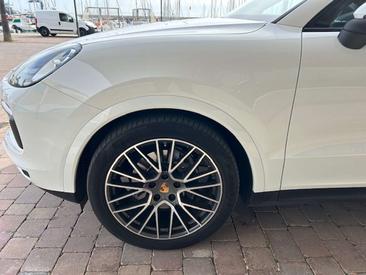 Porsche Cayenne III Coupé — photo 24