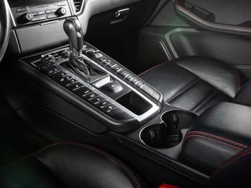 Porsche Macan GTS — photo 15