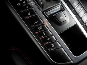Porsche Macan GTS — photo 20