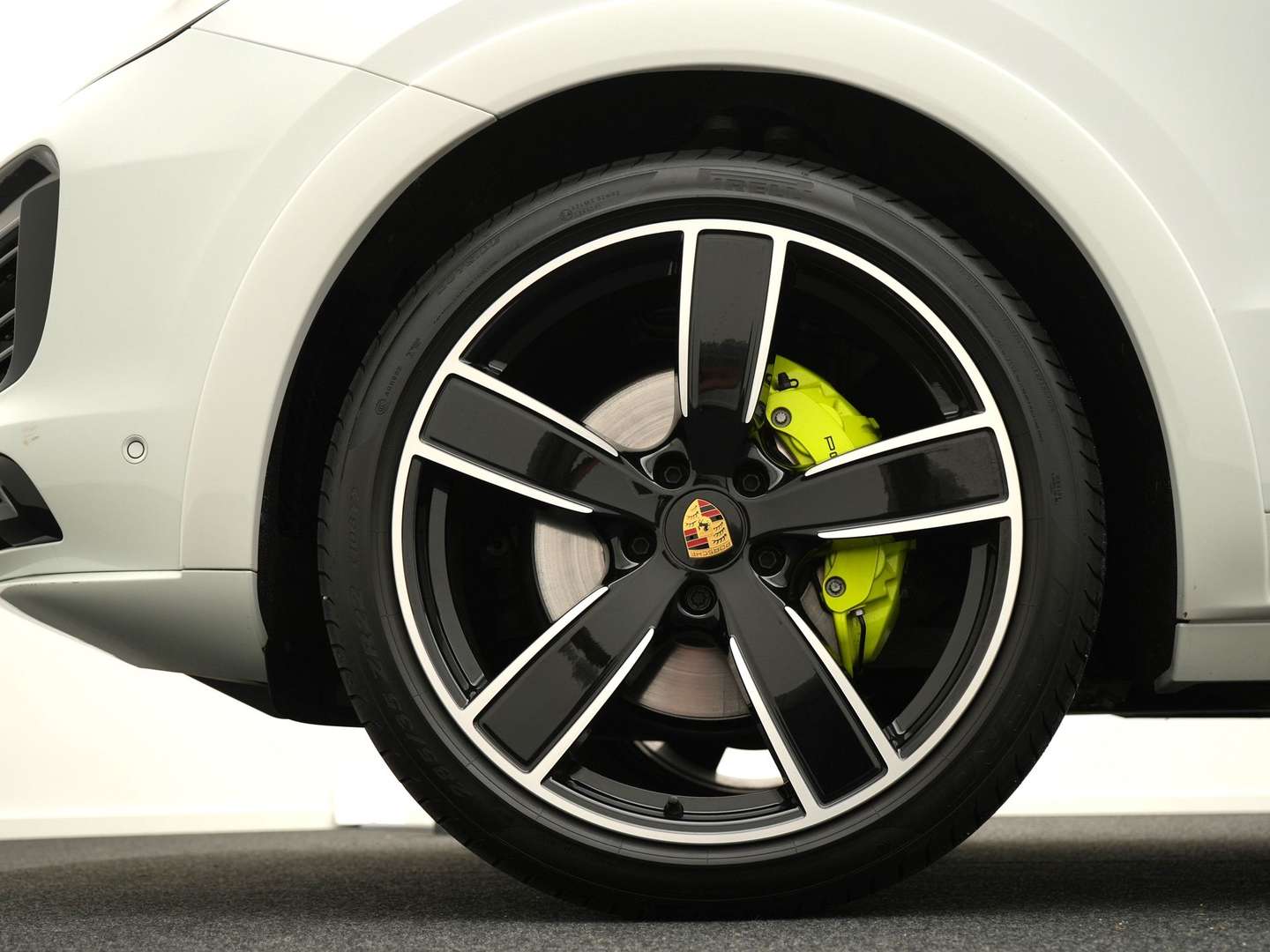 Porsche Cayenne Platinum Edition E-Hybrid - 2023 - Joinsteer - #3