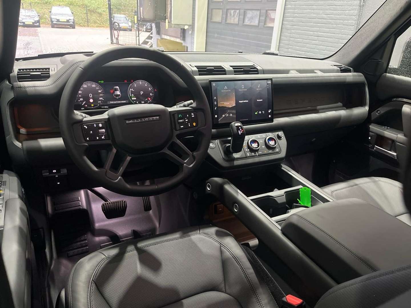 Land Rover Defender 130 X-Dynamic HSE P300e - 2025 - Joinsteer - #4