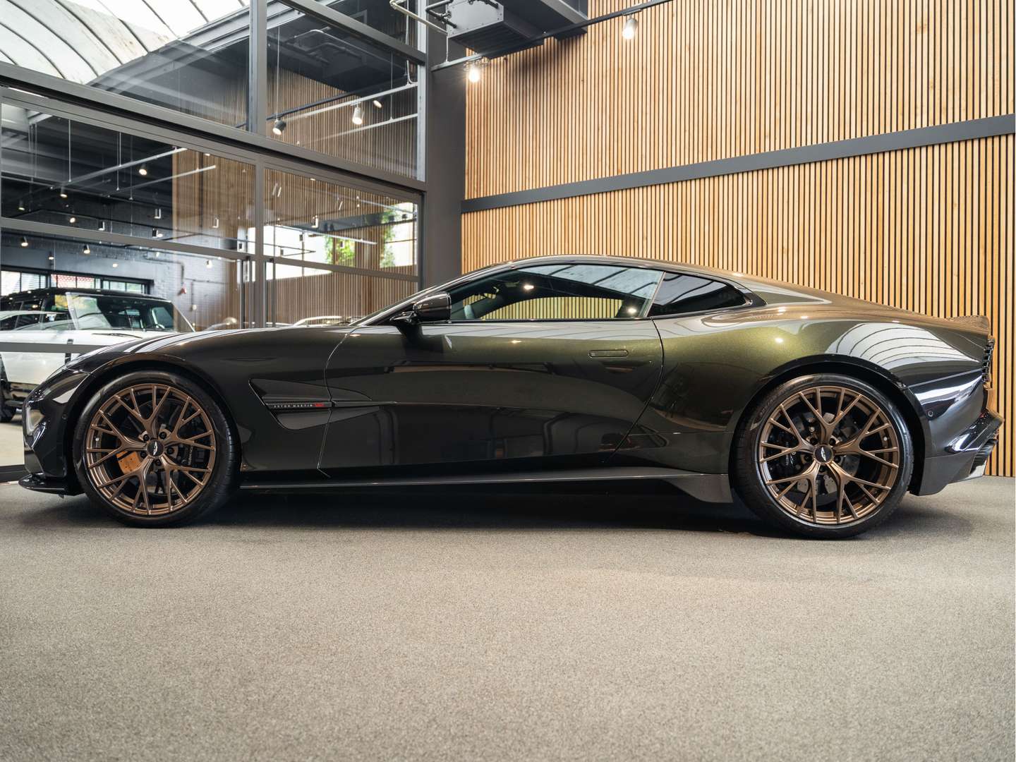 Aston Martin Vanquish 5.2 V12 Limited - 2025 - Joinsteer - #3