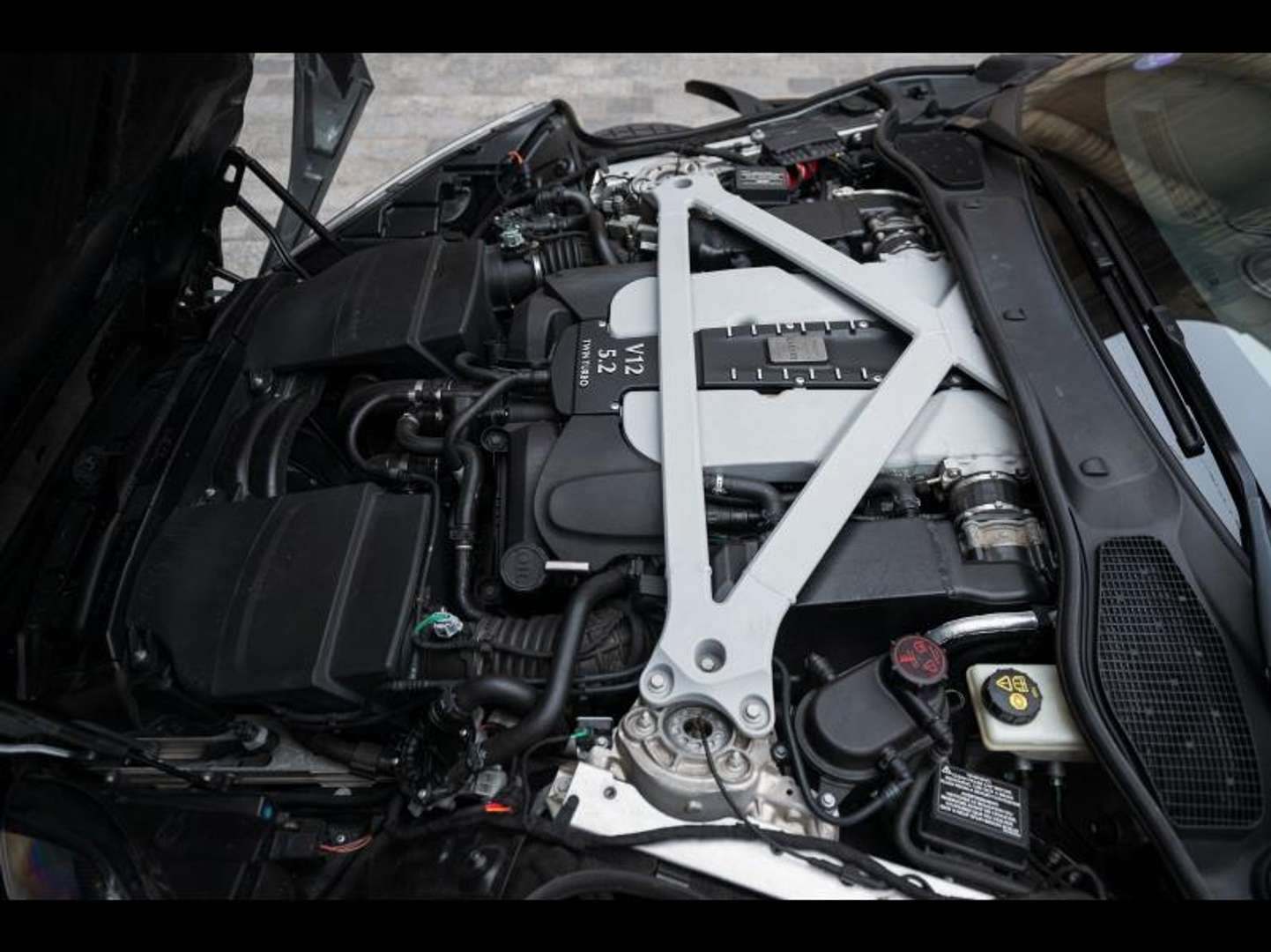 Aston Martin DB11 V12 5.2 608ch - 2018 - Joinsteer - #12