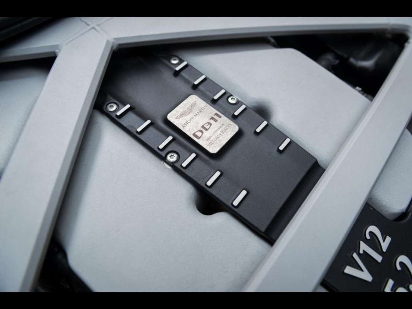 Aston Martin DB11 V12 5.2 608ch - 2018 - Joinsteer - #13