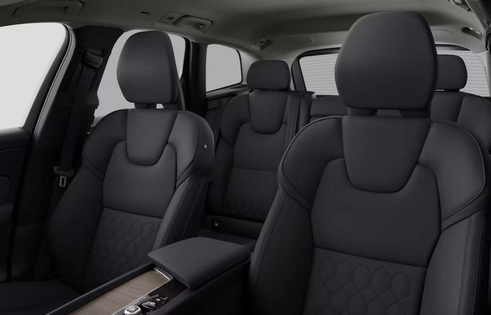 Volvo XC60 T6 PLUS - 2025 - Joinsteer - #5