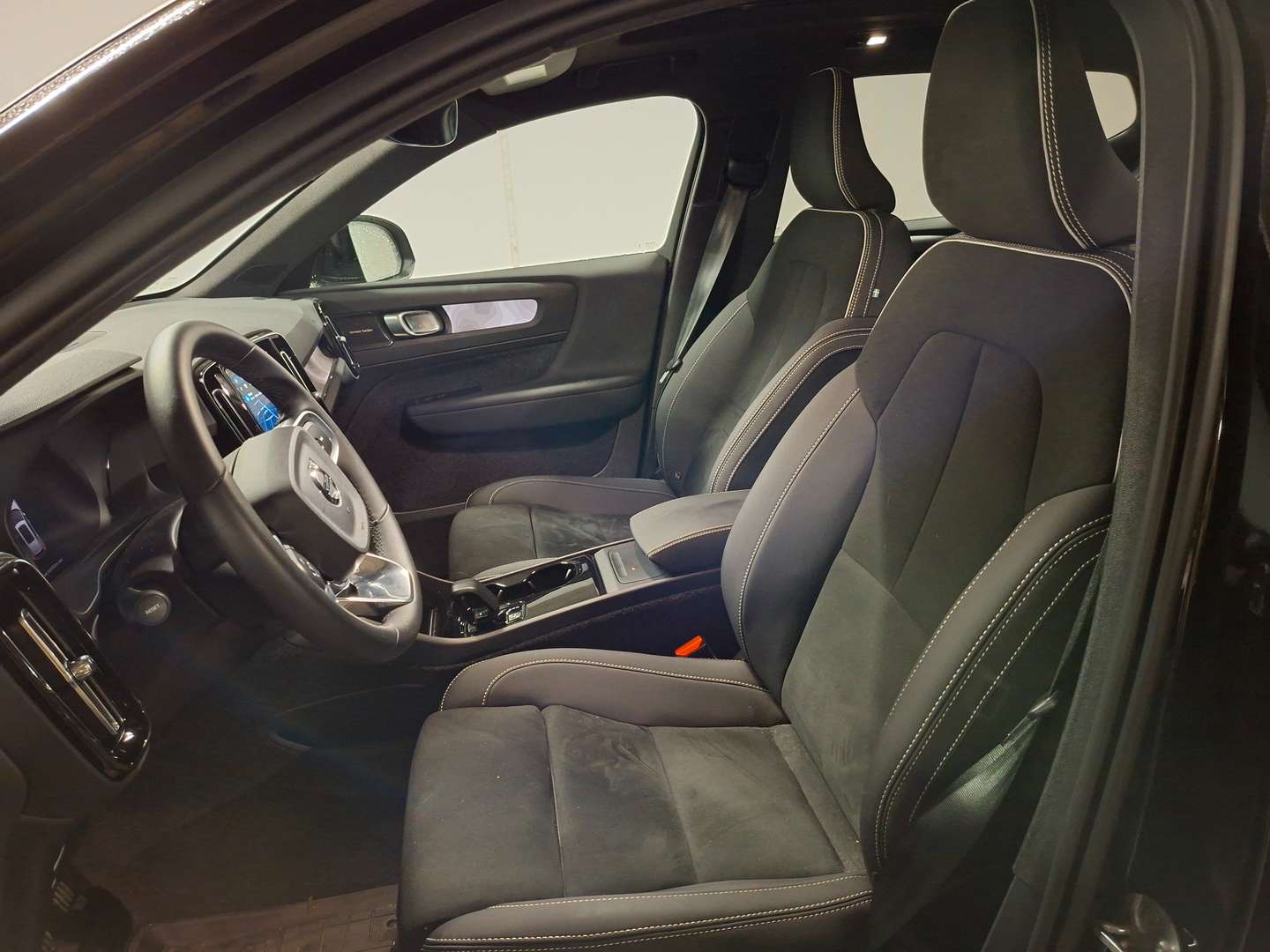 Volvo EX40 Recharge Extended Range Plus Black Edition - 2024 - Joinsteer - #5