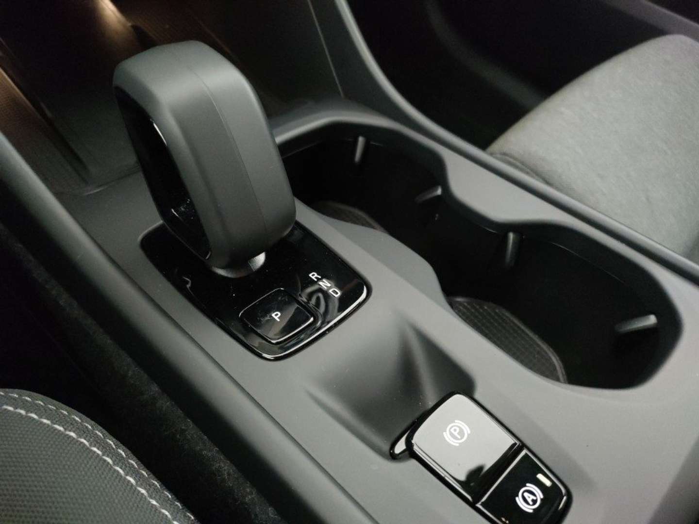 Volvo XC40 B3 Core - 2024 - Joinsteer - #15