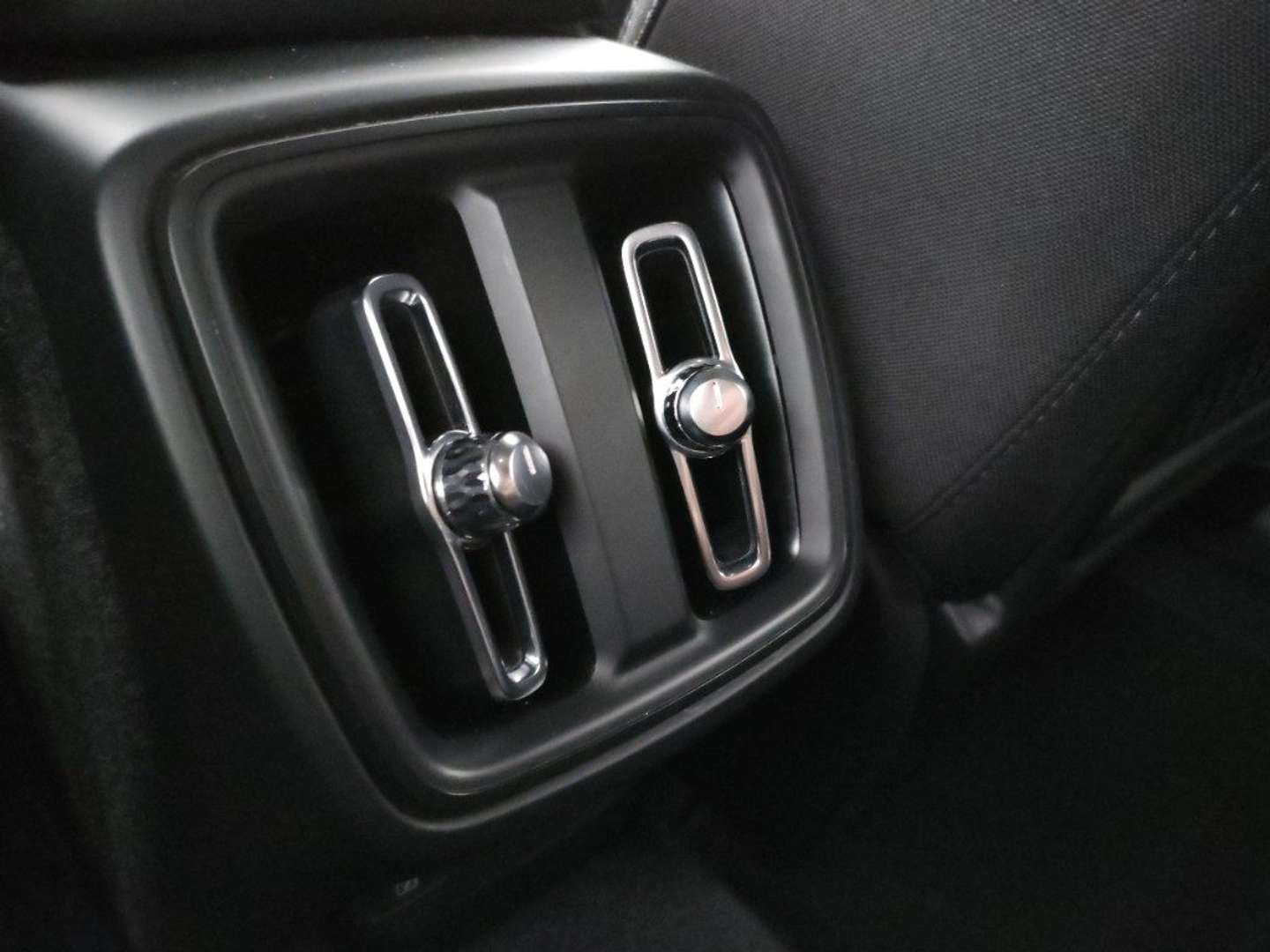 Volvo XC40 B3 Core - 2024 - Joinsteer - #16