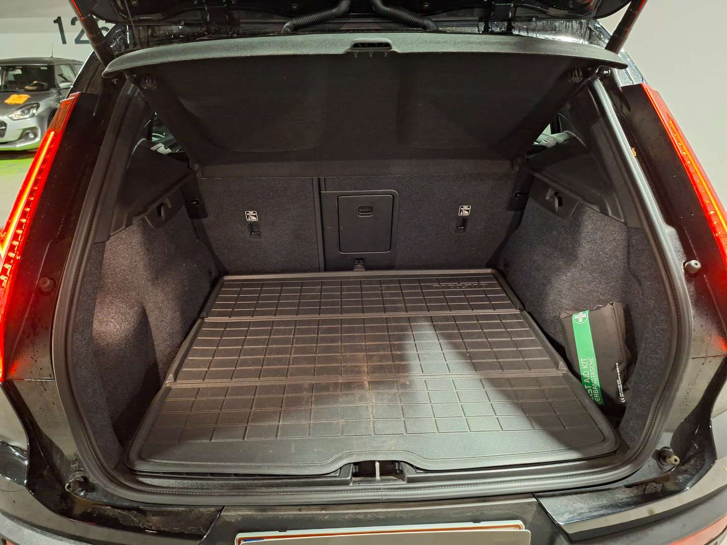 Volvo EX40 Recharge Extended Range Plus Black Edition - 2024 - Joinsteer - #18