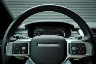 Land Rover Discovery D250 R-Dynamic SE — photo 17
