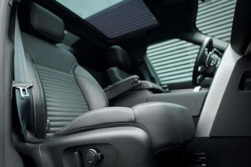 Land Rover Discovery D250 R-Dynamic SE — photo 18