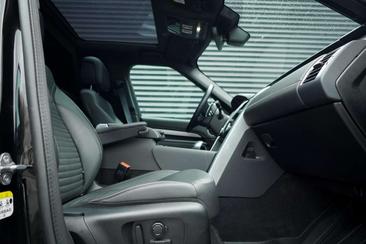 Land Rover Discovery D250 R-Dynamic SE — photo 28