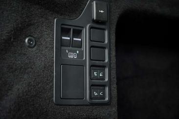 Land Rover Discovery D250 R-Dynamic SE — photo 30