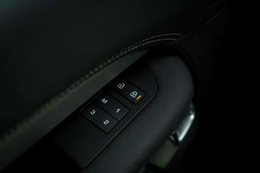 Land Rover Discovery D250 R-Dynamic SE — photo 50