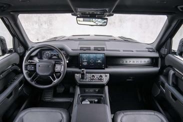 Land Rover Defender 110 P400e S — photo 6