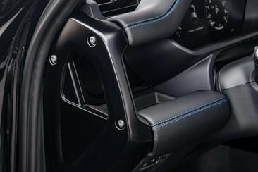 Land Rover Defender 110 P400e S — photo 46
