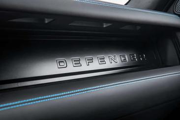 Land Rover Defender 110 P400e S — photo 47