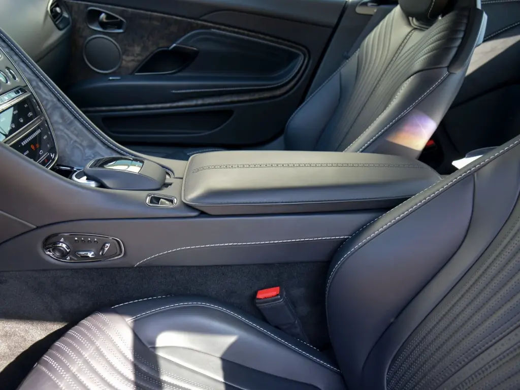 Aston Martin DB11 V8 Coupe 4.0 - 2023 - Joinsteer - #24