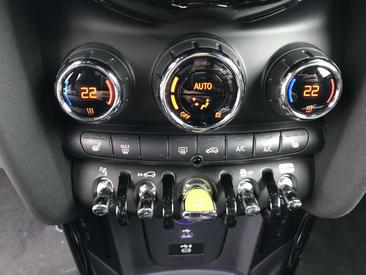 Mini 3 Portes Trim Cooper SE — photo 14