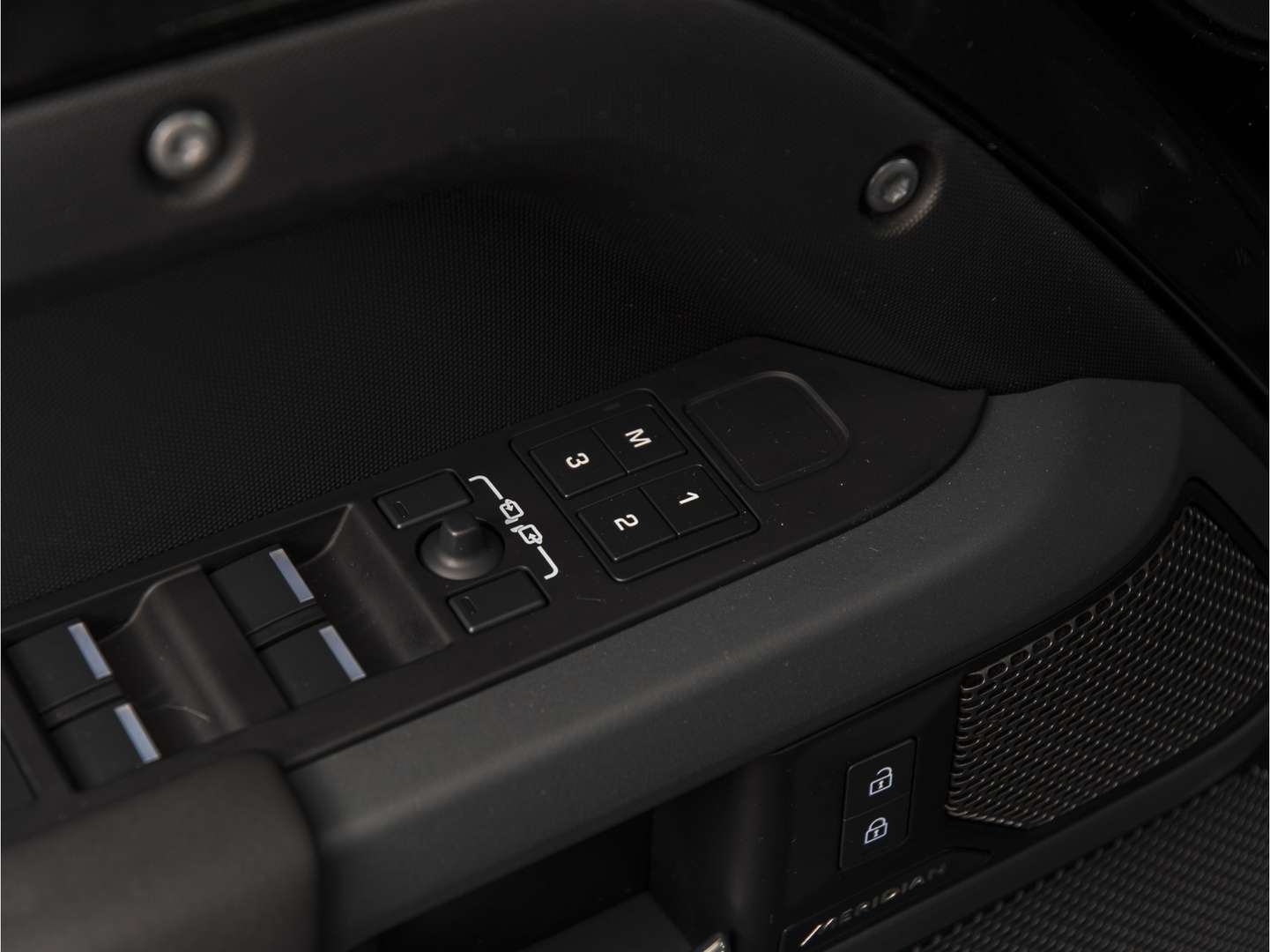 Land Rover Defender 110 X-Dynamic SE D200 - 2024 - Joinsteer - #17