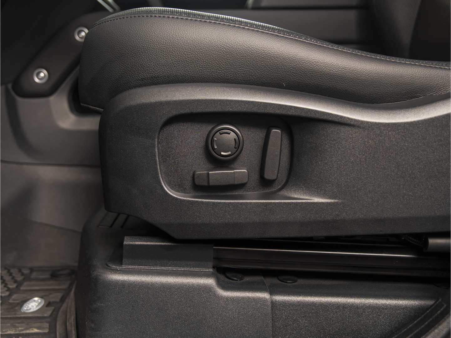 Land Rover Defender 110 X-Dynamic SE D200 - 2024 - Joinsteer - #18