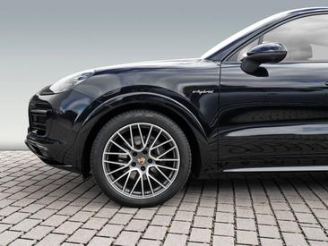 Porsche Cayenne III E-Hybrid Coupé — photo 9