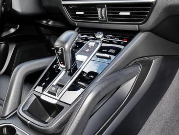 Porsche Cayenne III E-Hybrid Coupé — photo 17