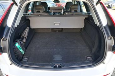 Volvo XC60 T6 Recharge Core — photo 10