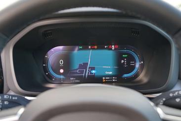Volvo XC60 T6 Recharge Core — photo 11