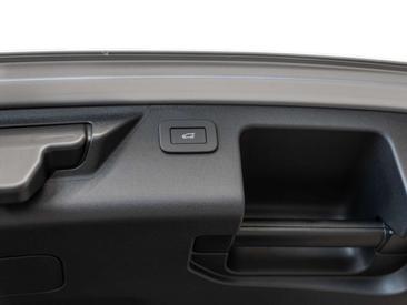 Land Rover Discovery Sport D200 Dynamic SE — photo 8
