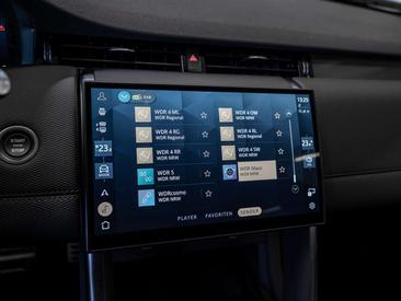 Land Rover Discovery Sport D200 Dynamic SE — photo 11
