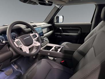 Land Rover Defender 3.0D D200 S — photo 7