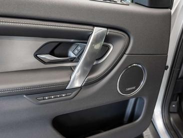 Land Rover Discovery Sport D200 Dynamic SE — photo 18