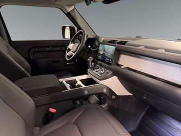 Land Rover Defender 3.0D D200 S — photo 12