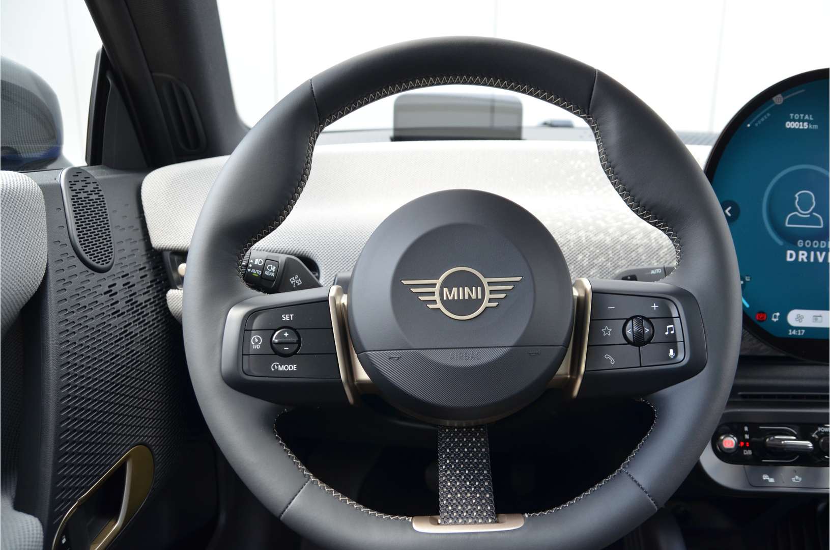 Mini Hatch Favoured Cooper E - 2025 - Joinsteer - #10